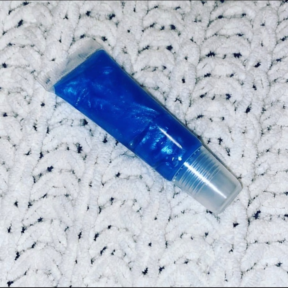 ICEE (Blue lipgloss)